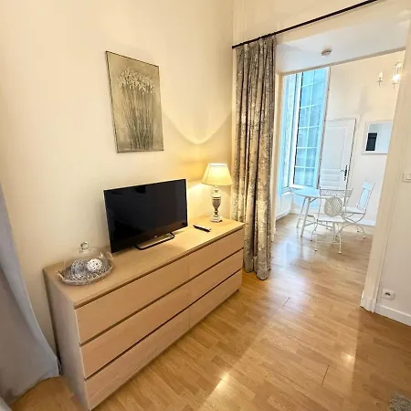 Apartment Au Coeur Du Chateau Monchy-Humieres